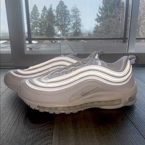 Nike Triple White Air Max 97’ women’s (fits like a size 8) size 9.5